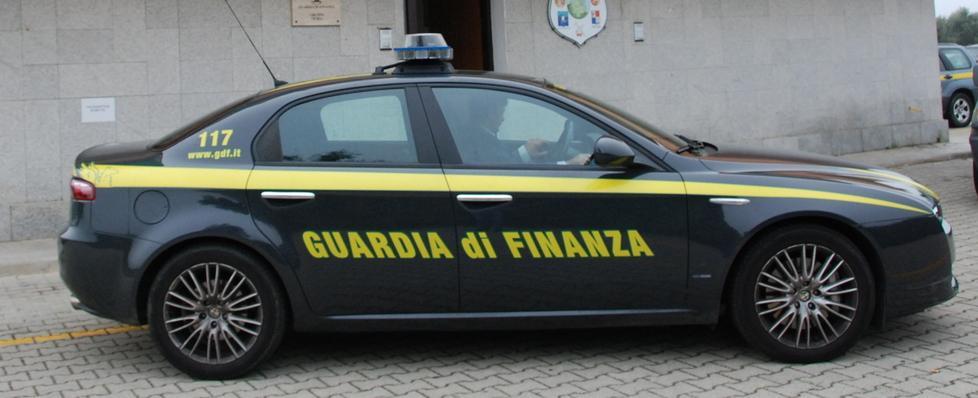 Blitz nel bazar delle griffe false 