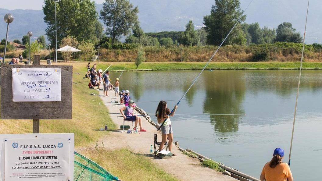 Una gara di pesca sportiva