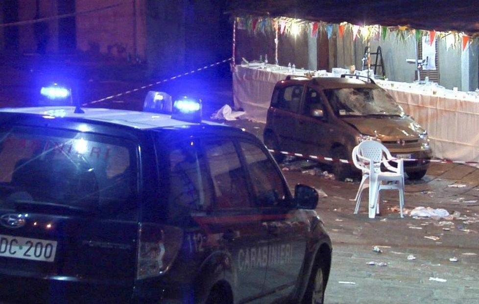 Auto sulla folla a Nule, nessuna traccia dell’accoltellatore del veterinario 