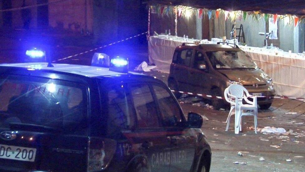 Auto sulla folla a Nule, nessuna traccia dell’accoltellatore del veterinario