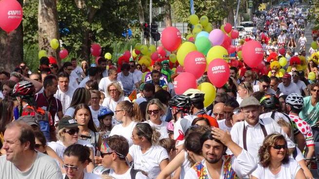 Più di 1.700 alla Biciclettata in maschera