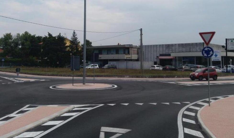 Rotatoria con opera d’arte a Ponte a Egola