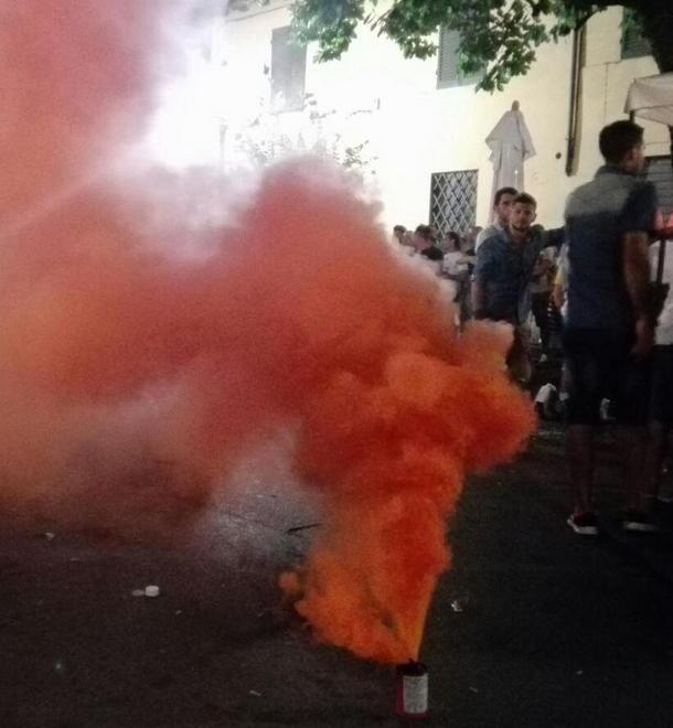 Via San Paolino, rissa per la sigaretta negata 