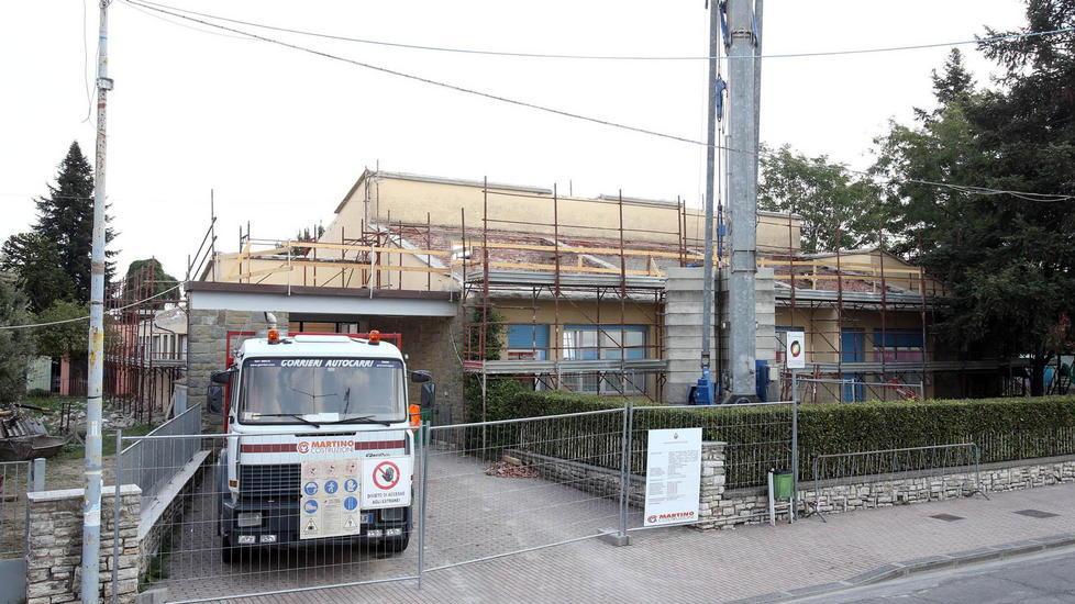 Il cantiere alla scuola materna “Arcobaleno” di Anchione (foto Nucci)