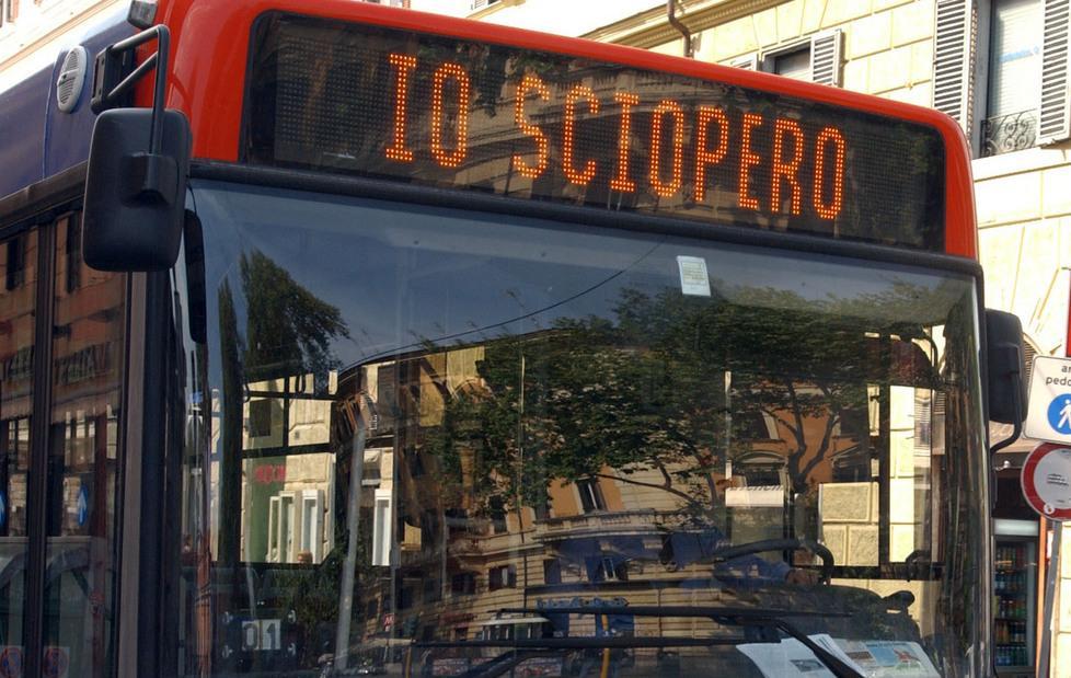 Giovedì sciopero dei bus dalle 17,30 alle 21,30 anche a Livorno 