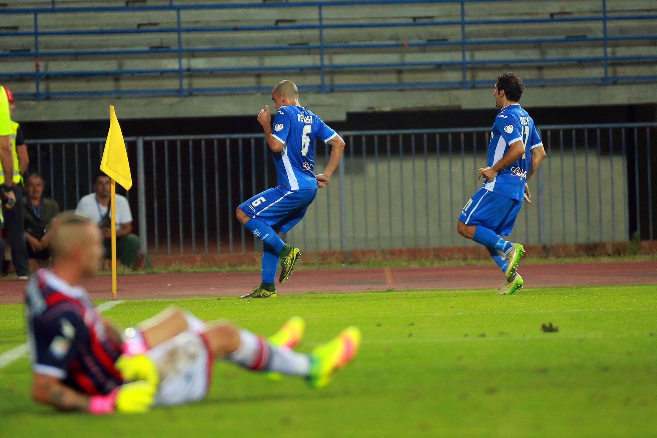Il balletto di Bellusci dopo il gol (foto agenzia Carlo Sestini)