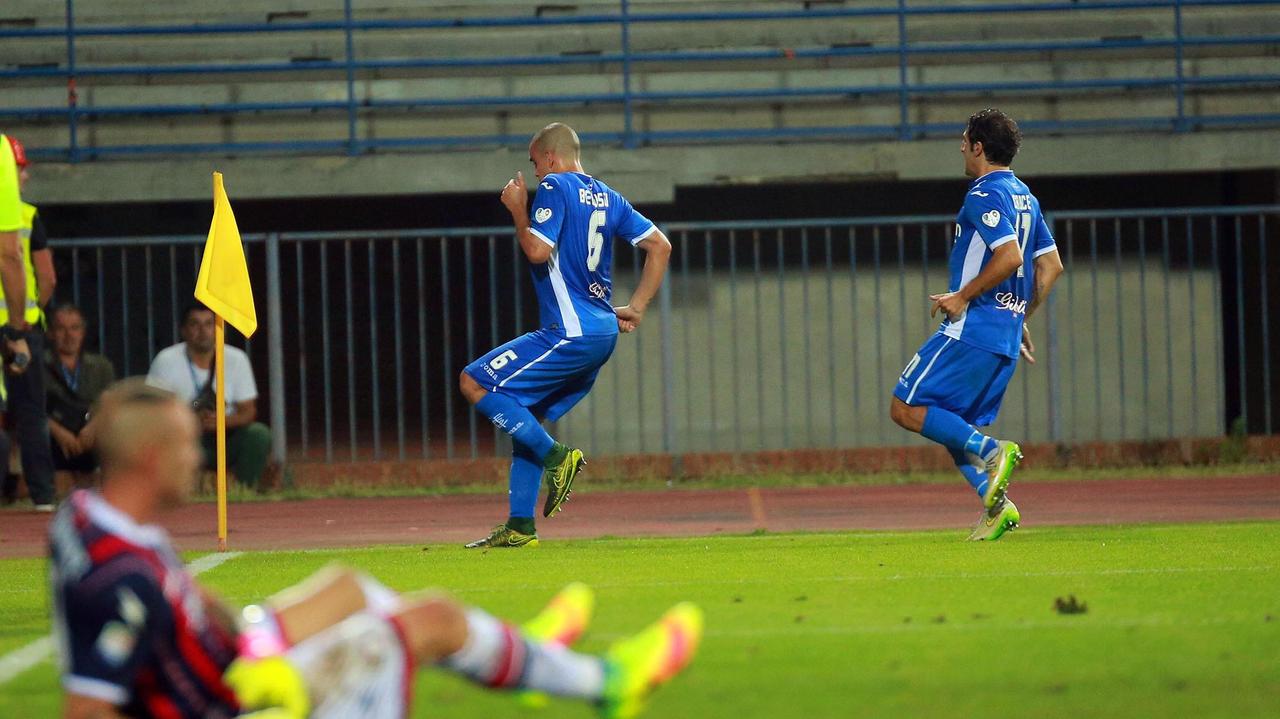 Il balletto di Bellusci dopo il gol (foto agenzia Carlo Sestini)