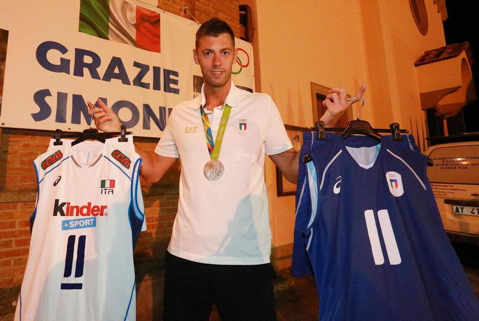 Compra la maglia di Buti per 780 euro 
