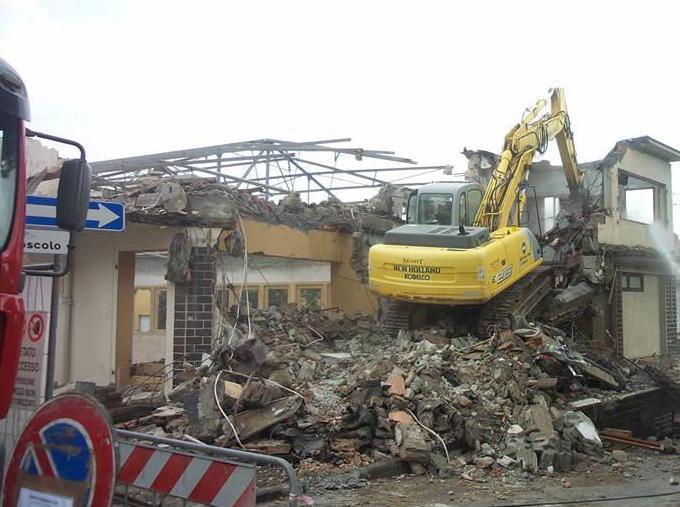 Cinema, aperto il cantiere giù la storica struttura 