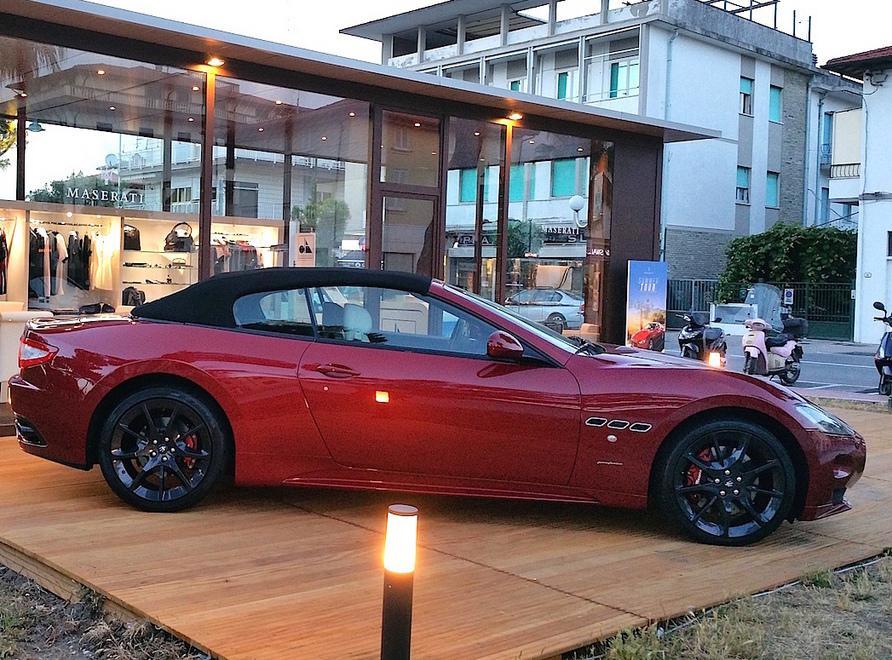 Scoppia il caso Maserati “sponsor” dei fuochi 