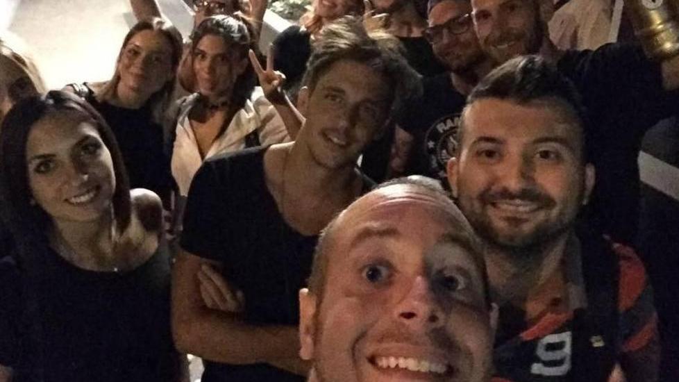 Musica commerciale al Club 999