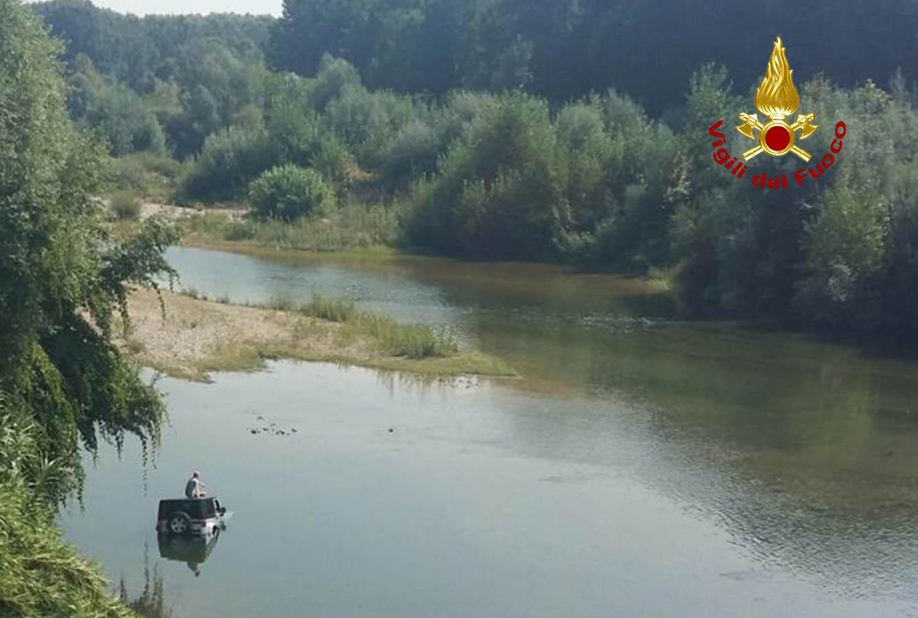 L'uomo rimasto bloccato nel Serchio