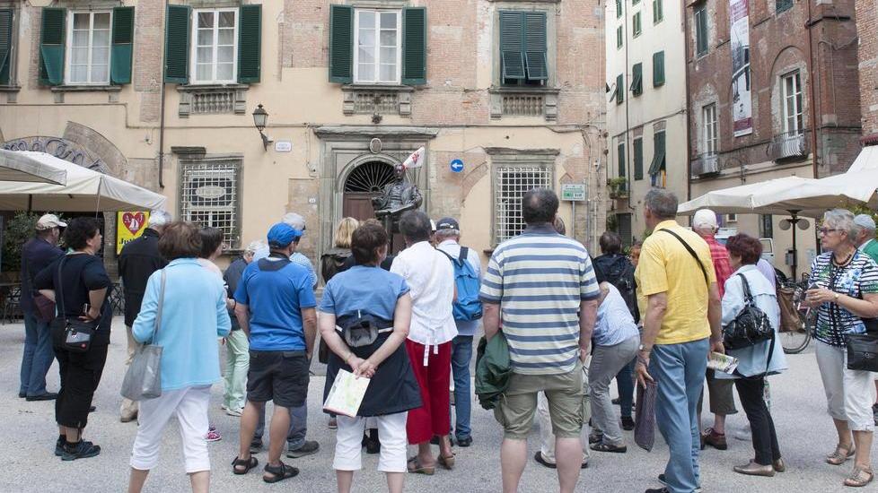 Guide turistiche all'attacco: «Lucchesi maleducati»