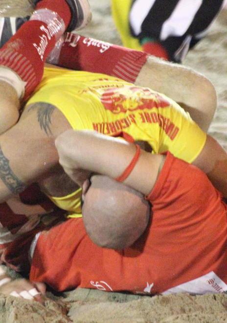 Palla Grossa con le telecamere puntate sui tifosi 