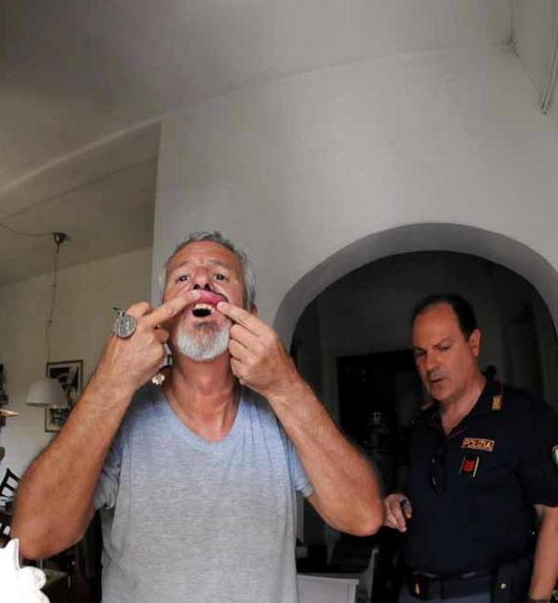 Aggredito il consigliere Benedetti Pastore lo picchia dopo un post 