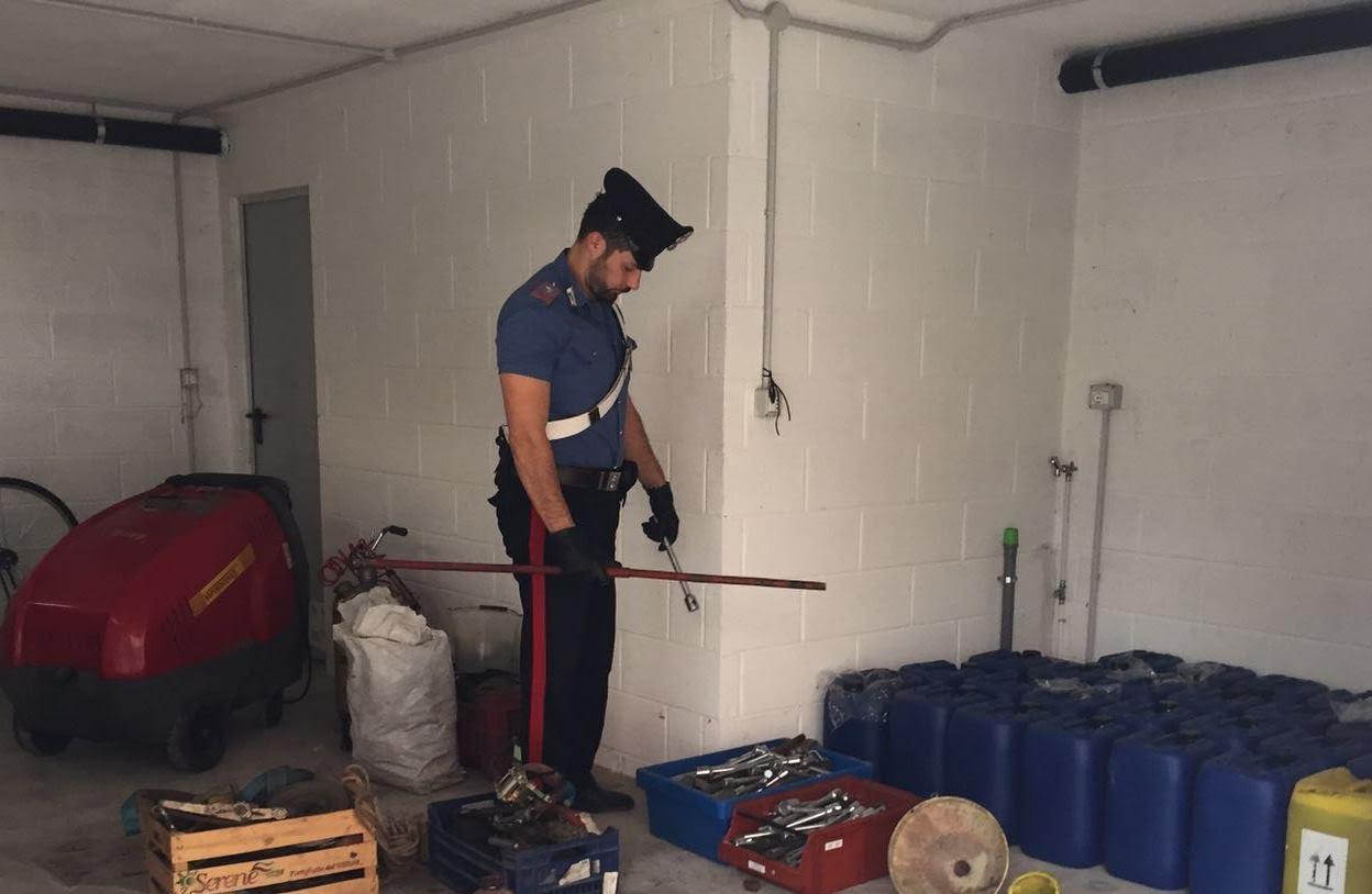 I carabinieri recuperano 100mila euro di refurtiva, anche il trattore rubato a Cadé