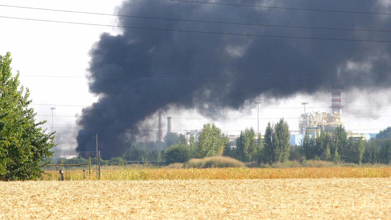 L'incendio al petrolchimico