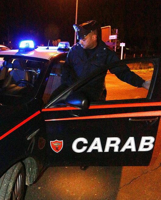 Un intervento dei carabinieri (archivio)