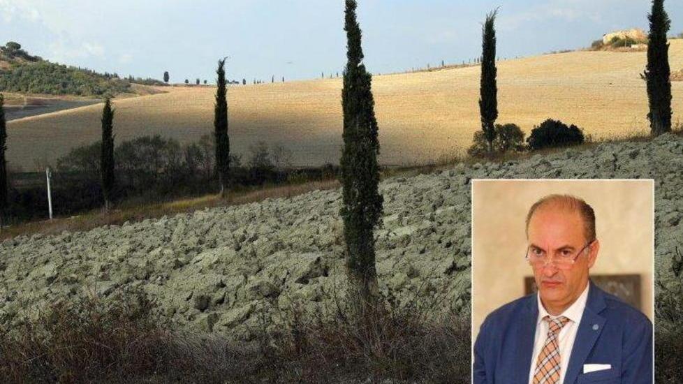 Sindaco attacca: per anni esposti caduti nel vuoto