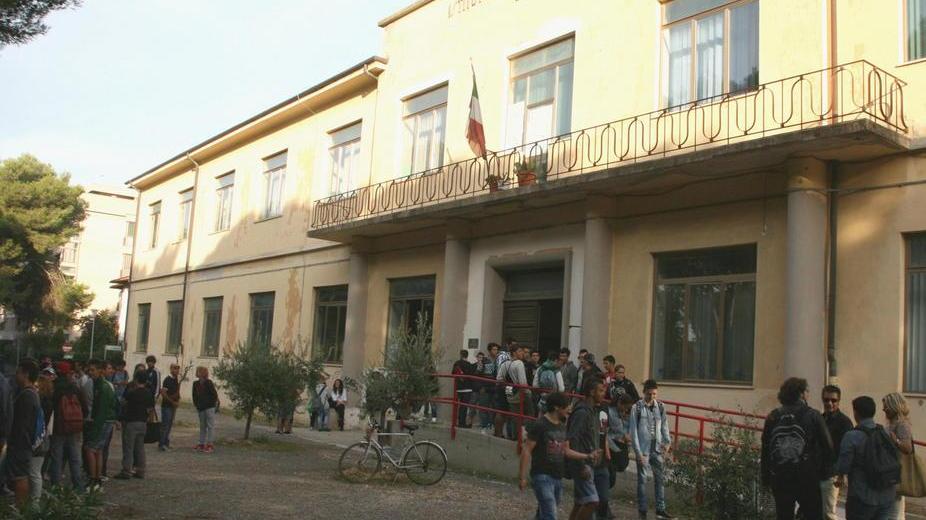 Primo giorno di scuola ma il sostegno non c’è