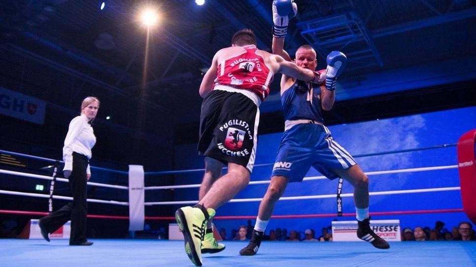 Piace la boxe di Hysenllari