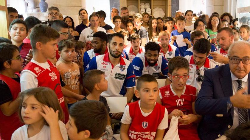 Basket, grande festa per la Dinamo