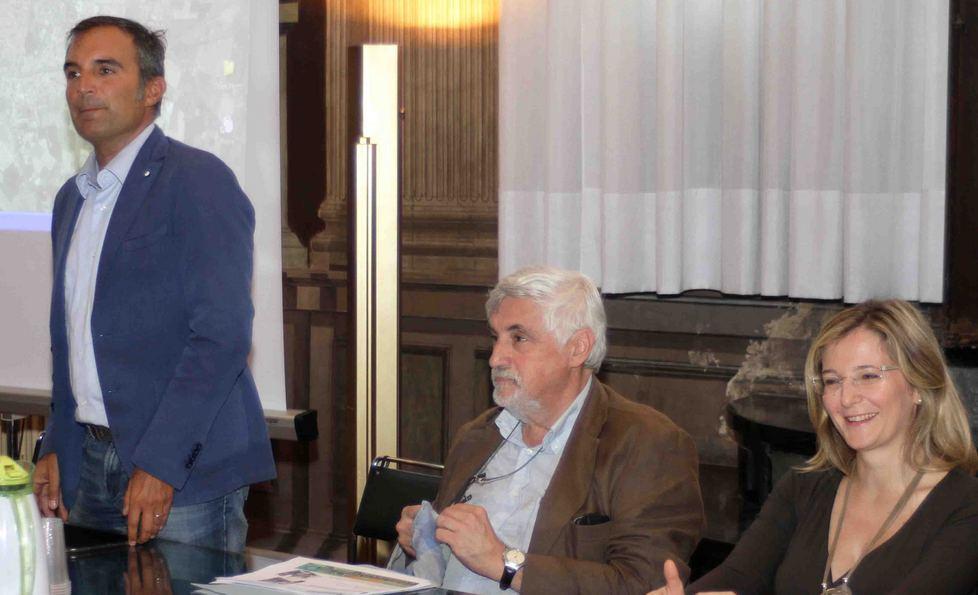 Sette bimbi su 10 portati a scuola con la macchina 