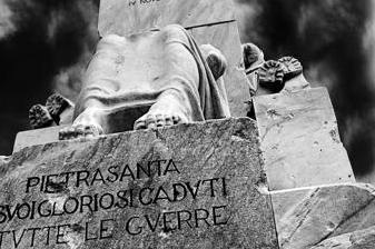 Marmo in guerra: le foto di Maggiani 