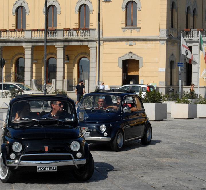 Olbia, raduno nazionale delle Fiat 500 