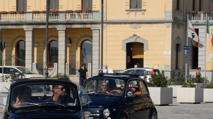Olbia, raduno nazionale delle Fiat 500 