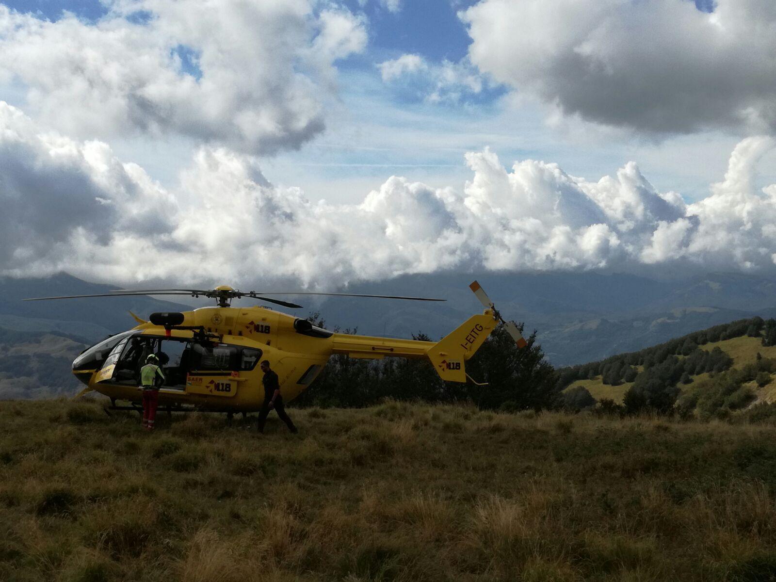 Cade mentre scende dal Ventasso, infortunio per un'escursionista di Bibbiano