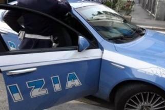 Donna aggredita in pieno giorno in macchina