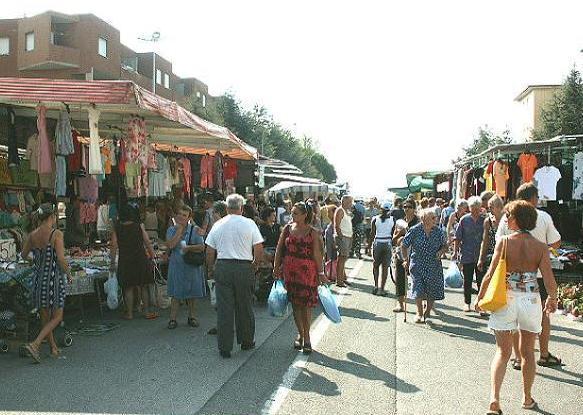 Il mercato del venerdì si trasferisce sull’Aurelia 