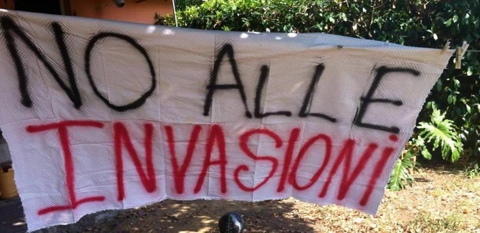 Migranti ad Altopascio, la polemica si fa più aspra