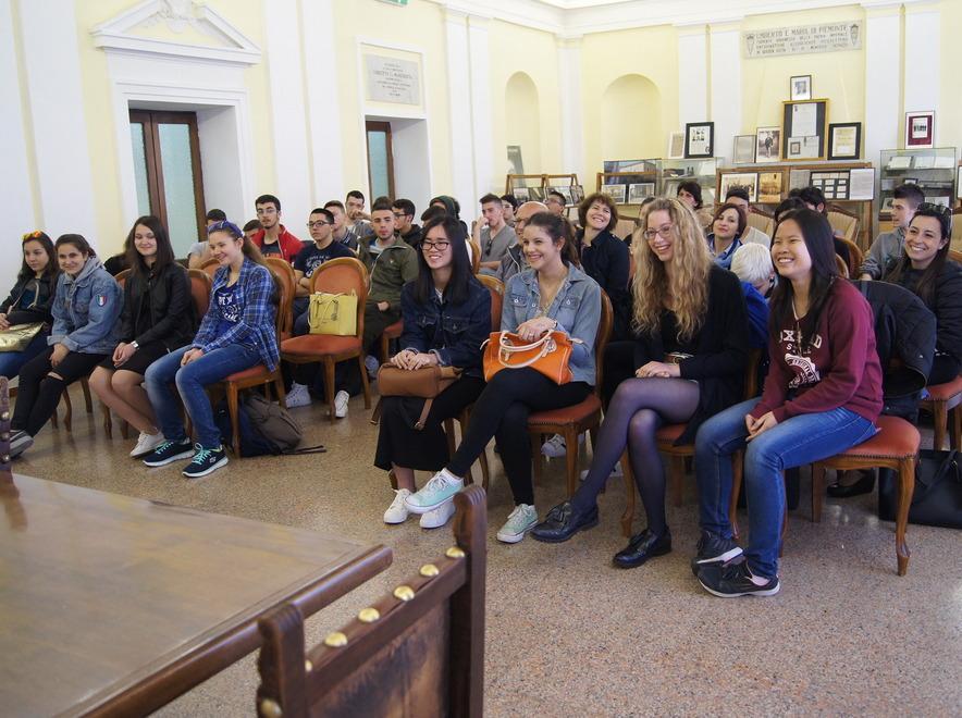 Dialogo tra le culture per costruire la pace