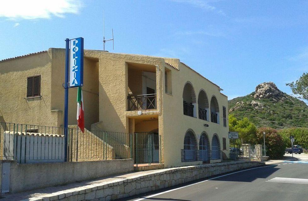 Resta ricoverato il giovane trafitto con il cavatappi