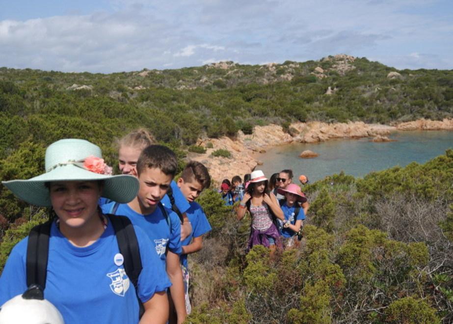 I ragazzi della media di Mosso in visita alla Spiaggia rosa