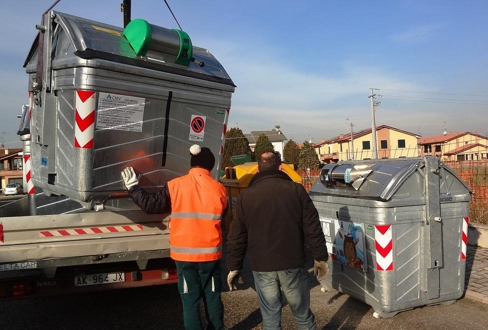 Riunione sui rifiuti Il Comune nega la sala al comitato