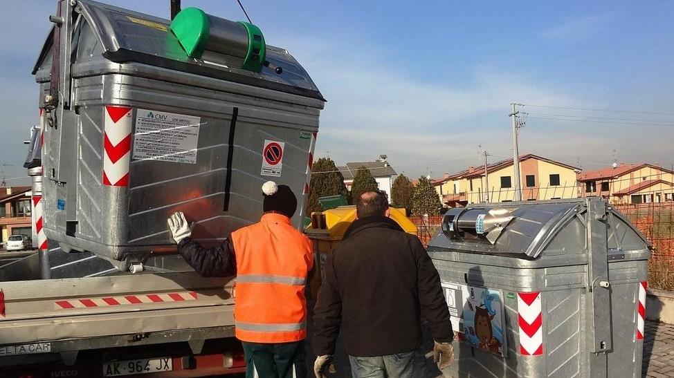 Riunione sui rifiuti Il Comune nega la sala al comitato