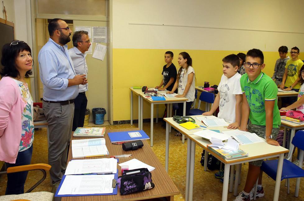 Ostellato, il sindaco saluta insegnanti e studenti 