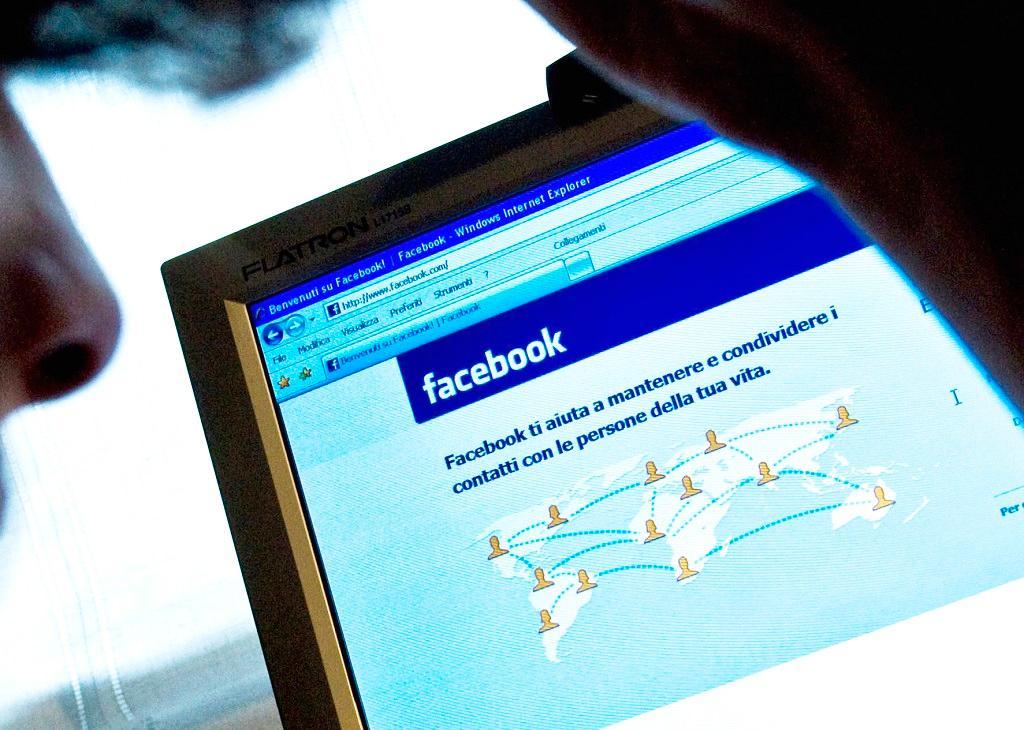 Diffama su Facebook due sorelle: condannata a pagare 30mila euro