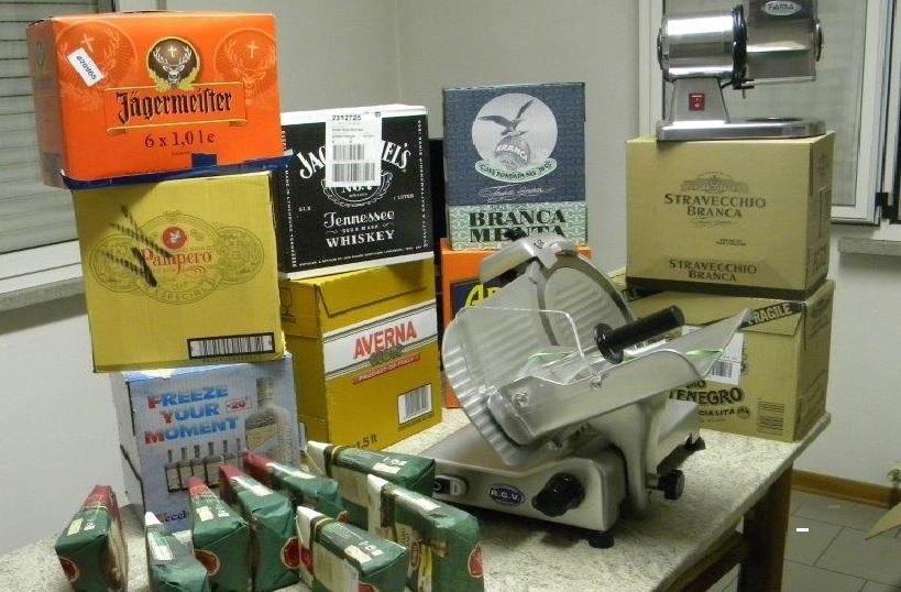 Reggio Emilia, incastrata la banda dei supermercati: 3.000 euro di refurtiva recuperata 