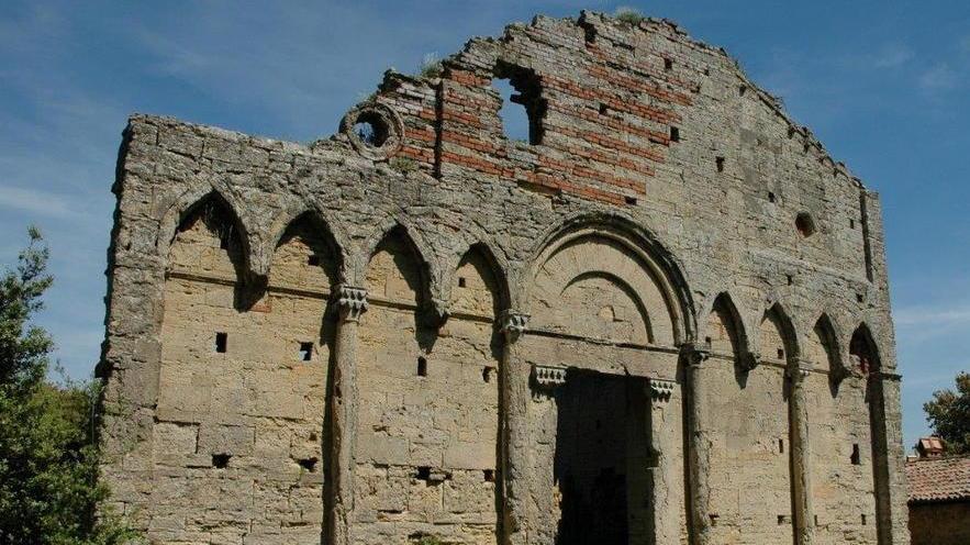 Comune e cittadini lanciano l'appello: «C’è una pieve da salvare»