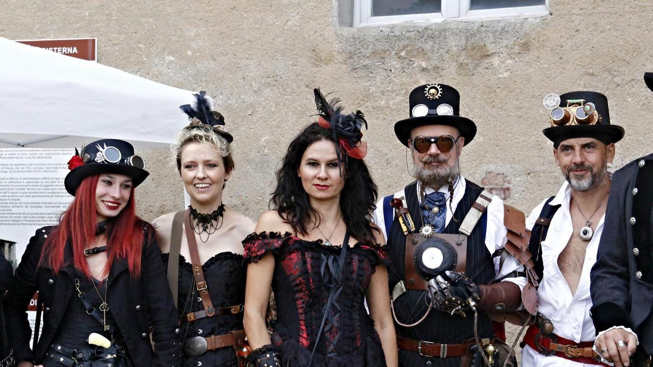 Facce da Cosplay e fumetti viventi in Fortezza Vecchia