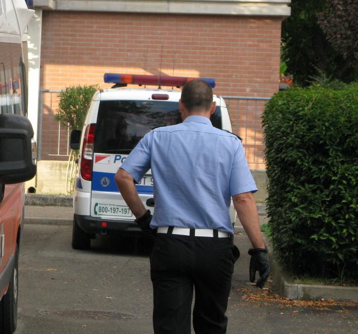 Minaccia di far esplodere il condominio a San Prospero