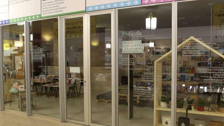 Torna l’edicola all'ospedale di Reggio Emilia, la gestione affidata all’Ovile