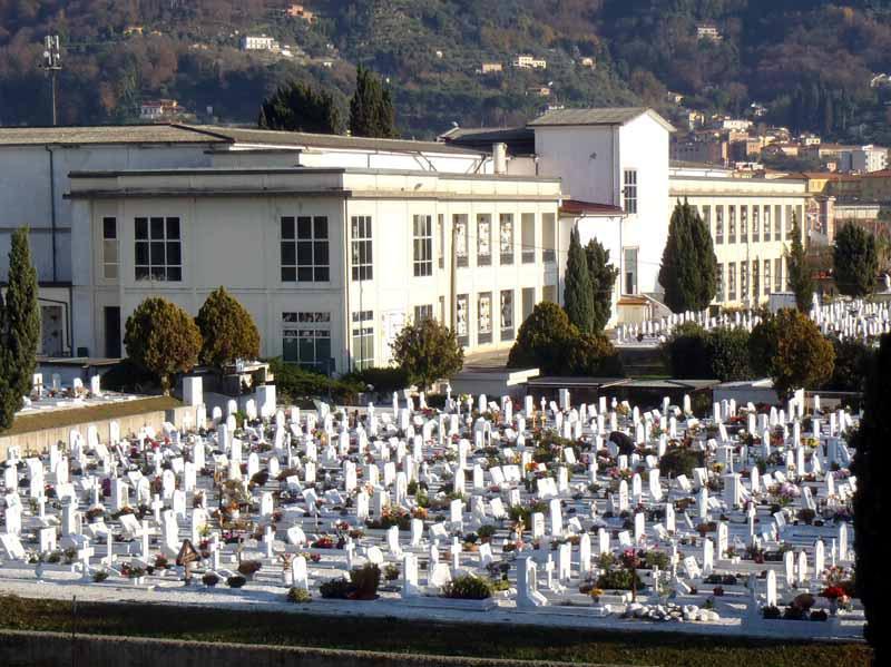 Troppi illegali tra i marmisti dentro i cimiteri 