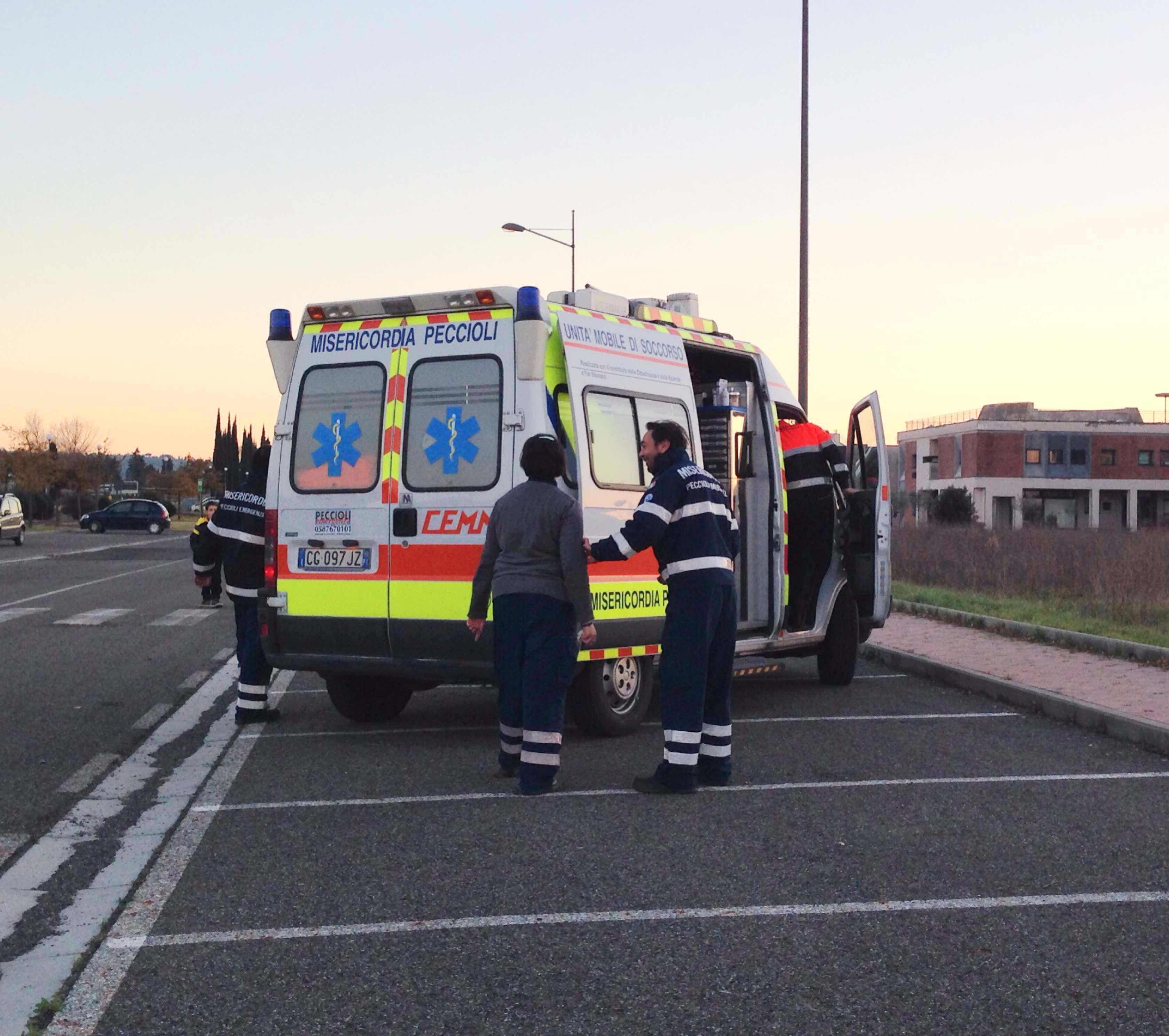 Volontari impegnati in un’operazione di soccorso (Foto d’archivio)