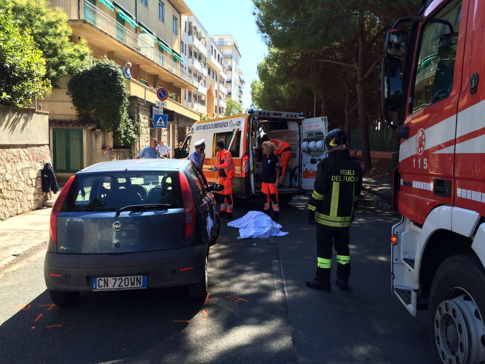 La scena dell'incidente mortale in via Fratelli Rosselli