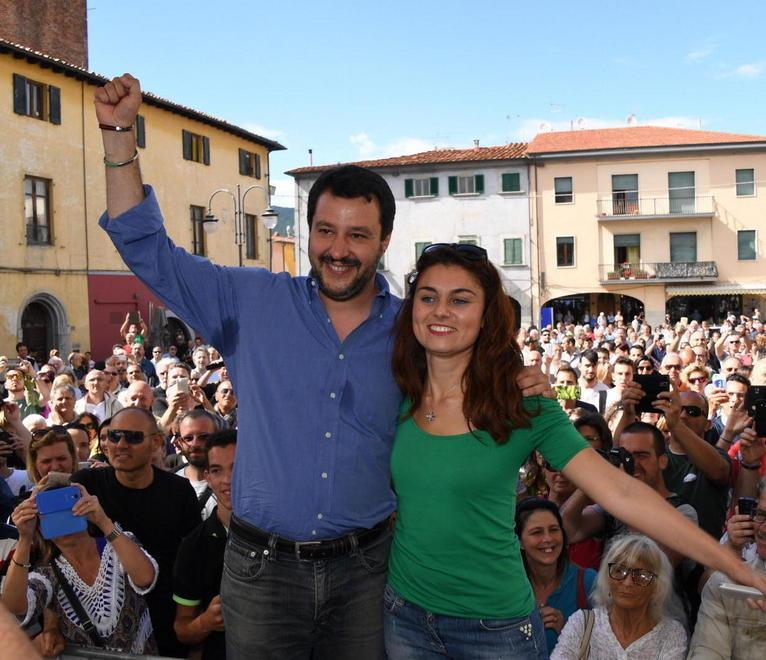 No alle unioni gay e basta coi profughi: la sindaca che ruggisce 